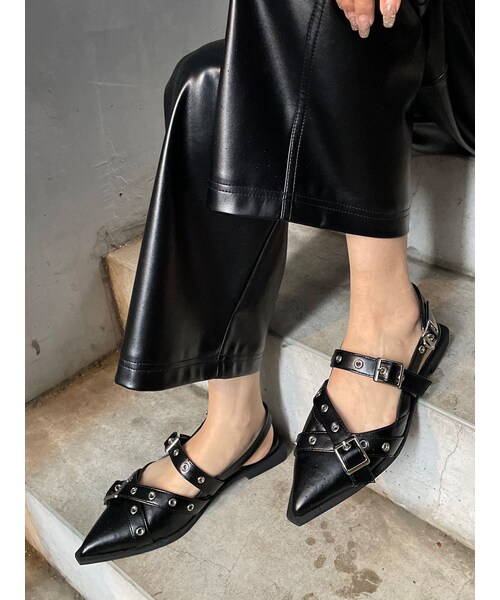 MURUA（ムルーア）の「ポインテッドベルトパンプス（パンプス・レディース・グレー/ブラック/シルバー・22.5/23.5/24.5）」の8枚目の写真