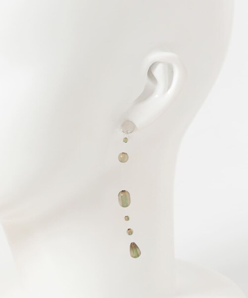 KBF（ケイビーエフ）の「シズクピアス（ピアス（両耳用）・レディース・CLEAR/KHAKI・One）」の8枚目の写真