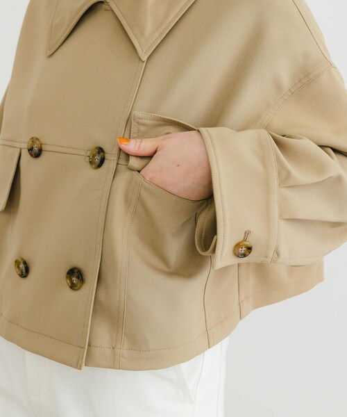 URBAN RESEARCH ROSSO（アーバンリサーチロッソ）の「F by ROSSO　ビッグカラーダブルショートコート（テーラードジャケット・レディース・BEIGE/BROWN・FREE）」の18枚目の写真