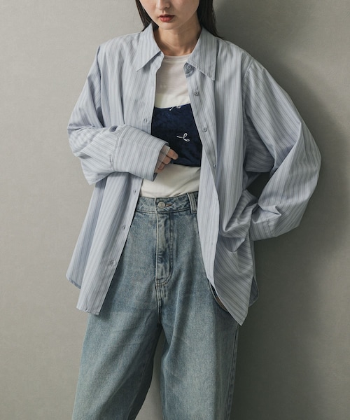 SENSE OF PLACE by URBAN RESEARCH（センスオブプレイスバイアーバンリサーチ）の「スリットスリーブルーズシャツ（シャツ/ブラウス・レディース・IVORY/L.BLUE/BLU×WHT/BRN×BEG・one）」の4枚目の写真