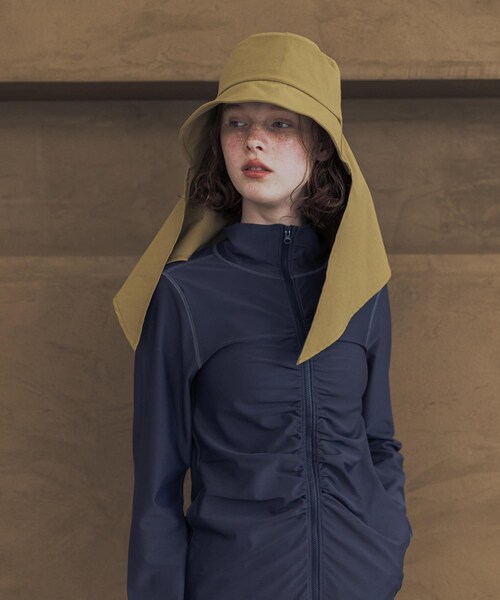 URBAN RESEARCH(アーバンリサーチ)の「『UVカット/撥水』SUN HAT(ハット・レディース・BLACK/BEIGE・-)」の2枚目の写真