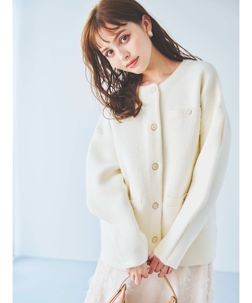 dazzlin（ダズリン）の「レトロプチボタンミドルカーディガン（カーディガン/ボレロ・レディース・アイボリー/チャコールグレー/グリーン/ベージュ/オフホワイト・F）」の18枚目の写真