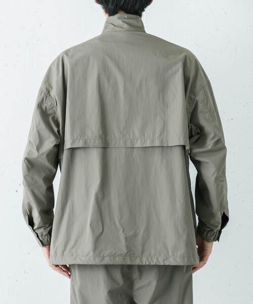 URBAN RESEARCH（アーバンリサーチ）の「NYLON SHORT MODS BLOUSON（テーラードジャケット・メンズ・BLACK/GREIGE・M/L）」の14枚目の写真