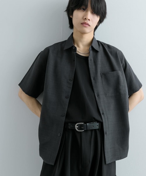 SENSE OF PLACE by URBAN RESEARCH(センスオブプレイスバイアーバンリサーチ)の「『ユニセックス』『UR TECH DRYLUXE』リネンライクシャツ(5分袖)(シャツ/ブラウス・メンズ・GREIGE/CHARCOAL/NAVY/L.BLUE/BROWN/ORANGE・S/M/L)」の1枚目の写真