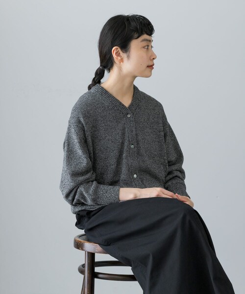 かぐれ（カグレ）の「ドライコットンVネックカーディガン（ニット/セーター・レディース・GRAY/CHARCOAL・Free）」の17枚目の写真