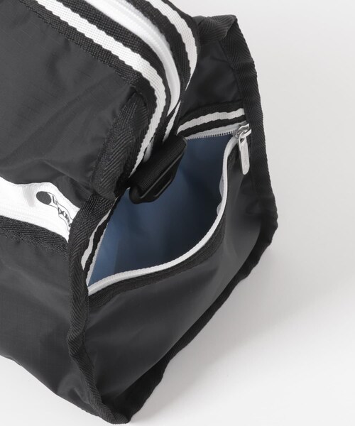 URBAN RESEARCH(アーバンリサーチ)の「『別注』LeSportsac×URBAN RESEARCH DELUXE MED WEEKENDER(ショルダーバッグ・レディース・BLACK/B BEIGE・-)」の13枚目の写真