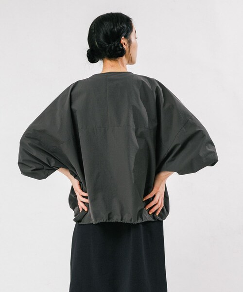 EKAL（エカル）の「『吸水速乾/通気性/軽量』DOT AIR CARDIGAN（カーディガン/ボレロ・レディース・ブラック/ブラウン/チャコール・One）」の20枚目の写真