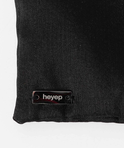 URBAN RESEARCH ROSSO（アーバンリサーチロッソ）の「heyep　Silk Square Medium Scrunchie（ヘアゴム・レディース・BLACK/WHITE/別注BLUE・-）」の9枚目の写真