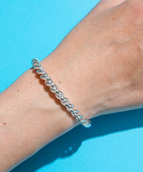 URBAN RESEARCH Sonny Label（アーバンリサーチサニーレーベル）の「twist バングル（ブレスレット・メンズ・シルバー・one）」の3枚目の写真