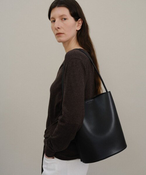 RODE SKO（ロデスコ）の「ROH Seoul　MEDIUM MUG（トートバッグ・レディース・BLACK/CHESTNUT・-）」の6枚目の写真