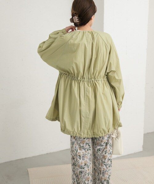 URBAN RESEARCH DOORS（アーバンリサーチドアーズ）の「ギャザーノーカラーブルゾン（ブルゾン・レディース・L.KHAKI/NAVY・M）」の13枚目の写真