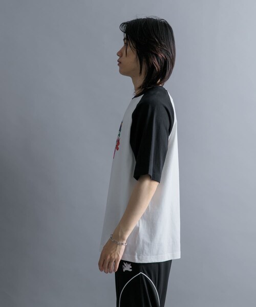 SENSE OF PLACE by URBAN RESEARCH(センスオブプレイスバイアーバンリサーチ)の「『別注』SHUHEI KOKI×SENSE OF PLACE ラグランTシャツ(Tシャツ/カットソー・メンズ・WHT×BLK/CHA×BLK/WHT×L.BLU・M/L)」の15枚目の写真
