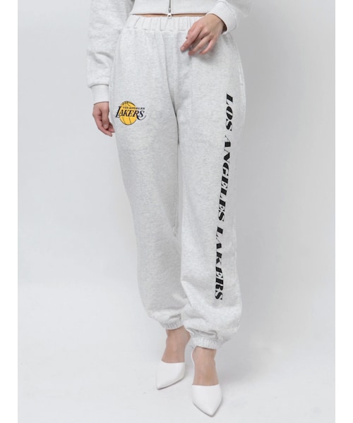 GYDA（ジェイダ）の「NBA スウェットパンツ（スウェットパンツ・レディース・オフホワイト/ライトグレー/チャコールグレー・F）」の3枚目の写真