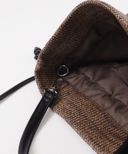 SENSE OF PLACE by URBAN RESEARCH(センスオブプレイスバイアーバンリサーチ)の「雑材キンチャクバッグ(ショルダーバッグ・レディース・Y.BEIGE/BROWN・One)」の14枚目の写真