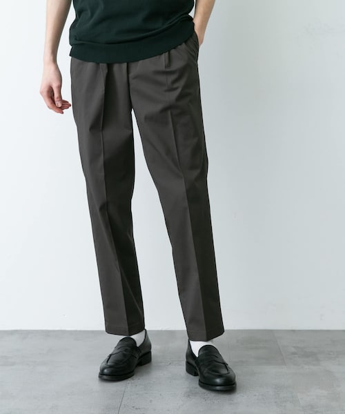 URBAN RESEARCH DOORS(アーバンリサーチドアーズ)の「LIFE STYLE TAILOR ストレッチコットンパンツ(スラックス・メンズ・CHARCOAL/GREIGE・44/46/48/50)」の1枚目の写真