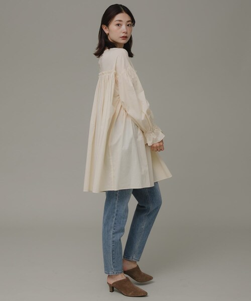 URBAN RESEARCH Sonny Label（アーバンリサーチサニーレーベル）の「コットンギャザーチュニック（チュニック・レディース・クリーム/ブラック/ブルー・FREE）」の12枚目の写真