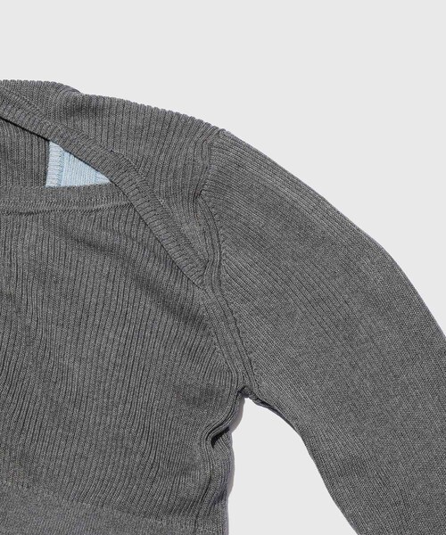 ADAM ET ROPE'(アダムエロペ)の「【BASICKS/ベイシックス】Layered Rib Knit(その他トップス・レディース・ブラック/グレー・XS)」の6枚目の写真