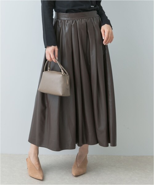 URBAN RESEARCH ROSSO（アーバンリサーチロッソ）の「F by ROSSO　タックボリュームスカート（スカート・レディース・BROWN/BLACK・36/38）」の15枚目の写真