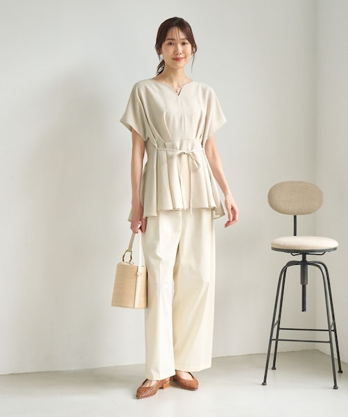 ROPE' PICNIC(ロペピクニック)の「【ベストヒット】ハートネックペプラムブラウス/接触冷感(シャツ/ブラウス・レディース・ベージュ/ネイビー/サックス/ラベンダー/ダークブラウン・F)」の13枚目の写真