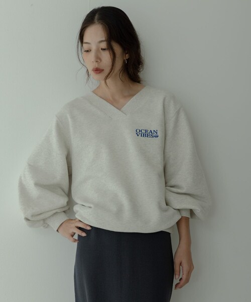 URBAN RESEARCH Sonny Label（アーバンリサーチサニーレーベル）の「Vネック刺繍スウェット（スウェット・レディース・オートミール/ピンク/フェードネイビー・Free）」の6枚目の写真