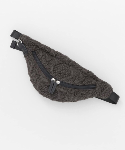 ITEMS URBANRESEARCH（アイテムズ アーバンリサーチ）の「ニットウールウエスト∴（ボディバッグ/ウエストポーチ・メンズ・BLK/GRY/CAM・one）」の2枚目の写真