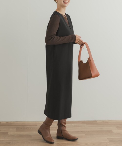 『UR TECH』ストレートラインジャンパースカート