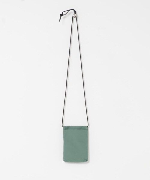 URBAN RESEARCH DOORS(アーバンリサーチドアーズ)の「STANDARD SUPPLY SLING PURSE M(ショルダーバッグ・メンズ・MINTGREEN・One)」の4枚目の写真