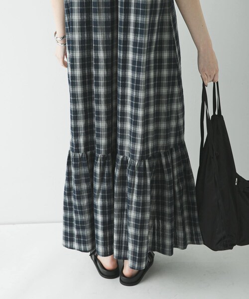 URBAN RESEARCH（アーバンリサーチ）の「サッカーチェックワンピース（ワンピース・レディース・BLACK/NAVY・Free）」の19枚目の写真