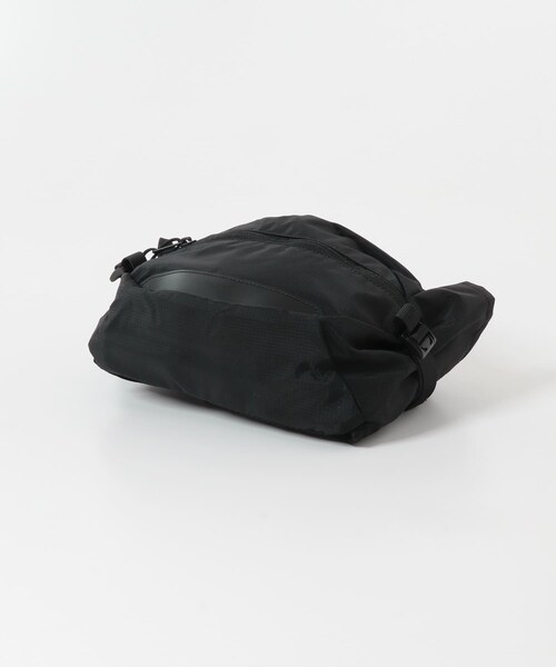URBAN RESEARCH DOORS(アーバンリサーチドアーズ)の「フロントポケットボディバッグ(ショルダーバッグ・メンズ・BLACK/GRAY・-)」の6枚目の写真