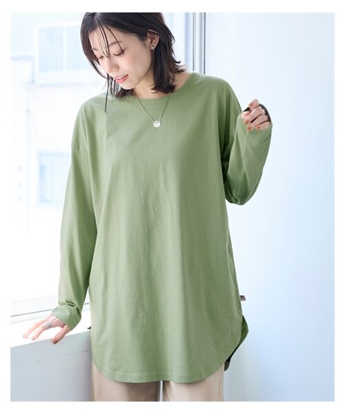 nissen（ニッセン）の「ＵＳＡコットンゆるシルエット裾ラウンドロング丈Ｔシャツ（毛玉防止・UVカット）＜大きいサイズ有＞(la farfa magazine掲載）（チュニック・レディース・黒/チャコールグレー/ライトグリーン/オフホワイト・S~M相当/L~LL相当/3L~4L相当/5L~6L相当/8L相当/10L相当）」の8枚目の写真