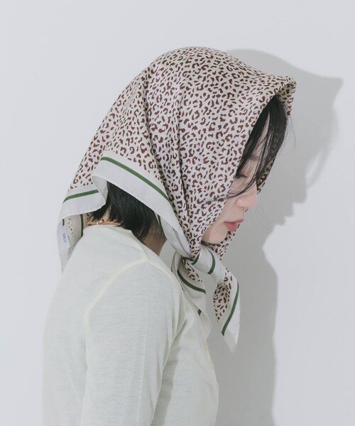 SMELLY（スメリー）の「アソートパターンスカーフ（バンダナ/スカーフ・レディース・YEL/BRN/GRN/ORG/BLK/BLU/LMN/DOT/SAX/GRY/RED/MNT/BLK/IVO/WHT/ORG/BLU/WHT/DOT/BEG・-）」の3枚目の写真