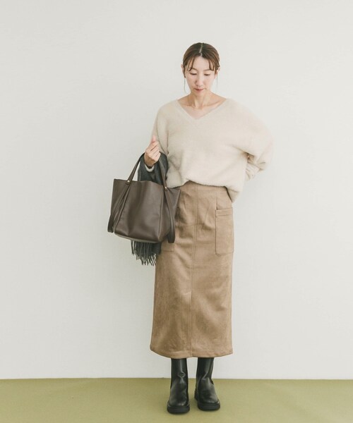 ITEMS URBANRESEARCH（アイテムズ アーバンリサーチ）の「フェイクスエードタイトスカート（スカート・レディース・IVO/MOC/SUMIKURO・FREE）」の22枚目の写真