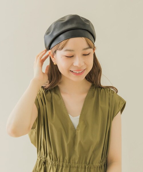 SMELLY（スメリー）の「フェイクレザーバックルベレー（ハンチング/ベレー帽・レディース・BLK/CML・-）」の8枚目の写真