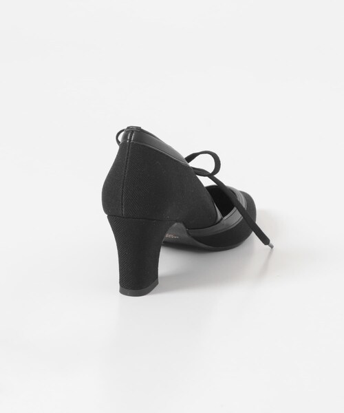 RODE SKO（ロデスコ）の「『MADE IN JAPAN』 AJUGAチャンキーヒールリボンパンプス（パンプス・レディース・BLKxBLK/OFFxCAMEL・36/37/38/39）」の11枚目の写真