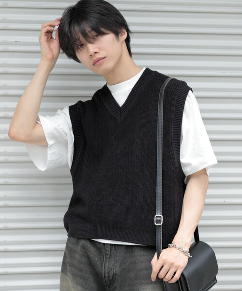 SENSE OF PLACE by URBAN RESEARCH（センスオブプレイスバイアーバンリサーチ）の「アゼアミクロップドニットベスト（ベスト・メンズ・BLACK/GRAY・M/L）」の5枚目の写真