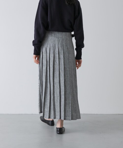 かぐれ（カグレ）の「『別注』O’NEIL OF DUBLIN×かぐれ　LINEN PLEATS SKIRT（スカート・レディース・BLUE/GLEN CHECK・XS）」の9枚目の写真