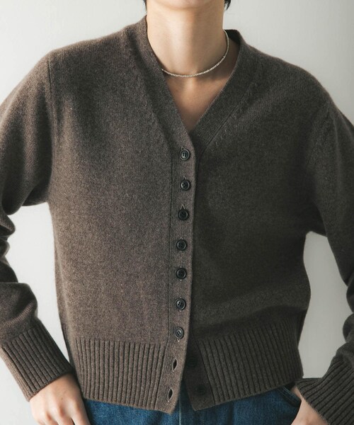 URBAN RESEARCH（アーバンリサーチ）の「カシミヤ強縮Vネックカーディガン（カーディガン/ボレロ・レディース・TOP BROWN/KHAKI・FREE）」の5枚目の写真
