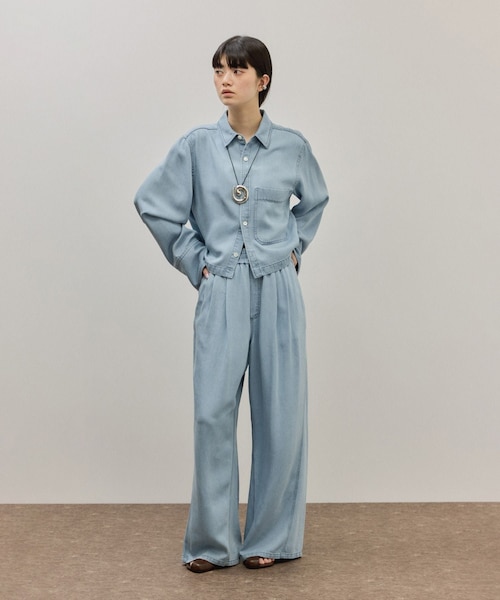 ADAM ET ROPE'(アダムエロペ)の「ライトデニムシャツ(シャツ/ブラウス・レディース・ブラック/ブルー系/サックス・F)」の6枚目の写真