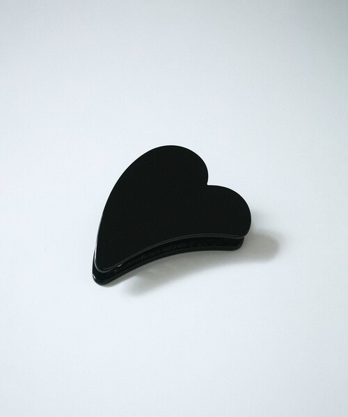 ADAM ET ROPE'(アダムエロペ)の「【J'aDoRe・店舗限定】【heyep(ヘイップ)】Medium Heart Clip/ハートクリップ ミディアム(バレッタ/ヘアクリップ・レディース・ブラック・F)」の2枚目の写真
