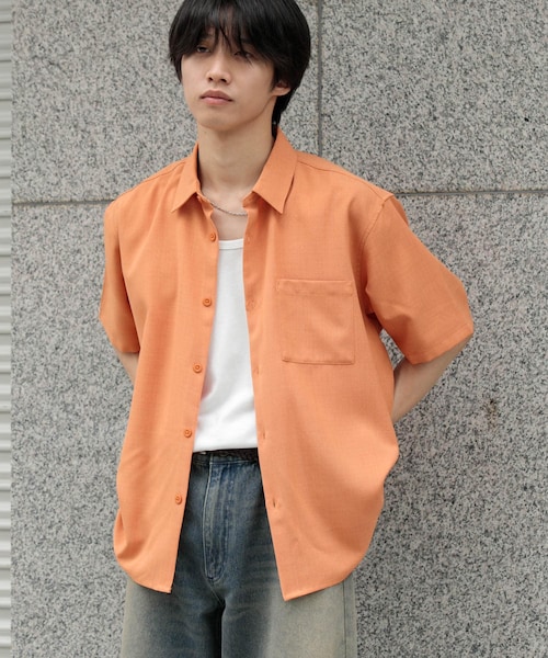 SENSE OF PLACE by URBAN RESEARCH(センスオブプレイスバイアーバンリサーチ)の「『ユニセックス』『UR TECH DRYLUXE』リネンライクシャツ(5分袖)(シャツ/ブラウス・メンズ・GREIGE/CHARCOAL/NAVY/L.BLUE/BROWN/ORANGE・S/M/L)」の6枚目の写真