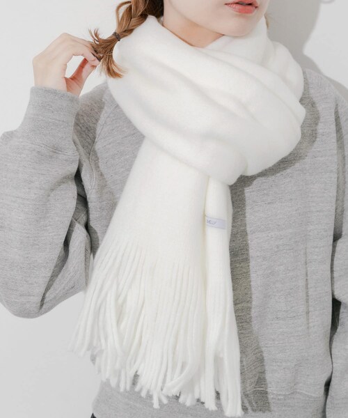 SMELLY（スメリー）の「ソフトボリュームマフラー（マフラー・レディース・WHT/BEG/GRY/CGY/L.BLU・-）」の11枚目の写真