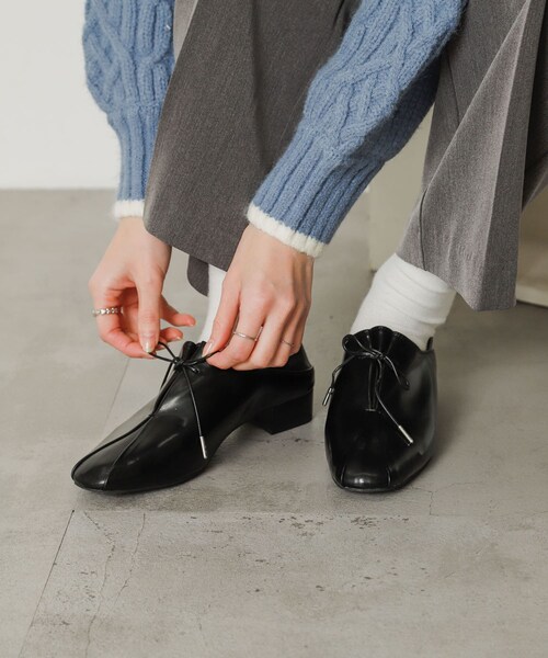 SENSE OF PLACE by URBAN RESEARCH（センスオブプレイスバイアーバンリサーチ）の「タックリボンステップオンシューズ（その他シューズ・レディース・BLACK/BROWN/BEIGE・S/M/L）」の4枚目の写真