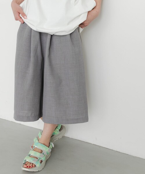 EKAL（エカル）の「『UR TECH DRYLUXE』ハイツイストワイドバミューダパンツ（その他パンツ・レディース・グレー/ネイビー/ブルーグレー・One）」の9枚目の写真