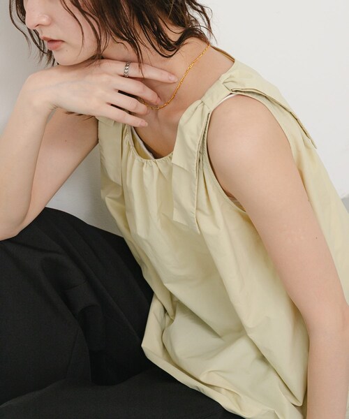 SENSE OF PLACE by URBAN RESEARCH(センスオブプレイスバイアーバンリサーチ)の「ショルダーリボンブラウス(シャツ/ブラウス・レディース・BLACK/BROWN/BEIGE・One)」の4枚目の写真