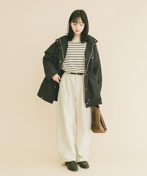ITEMS URBANRESEARCH(アイテムズ アーバンリサーチ)の「『撥水/イージーケア』ライトフーディーブルゾン(ブルゾン・レディース・ECRU/BLK・Free)」の19枚目の写真