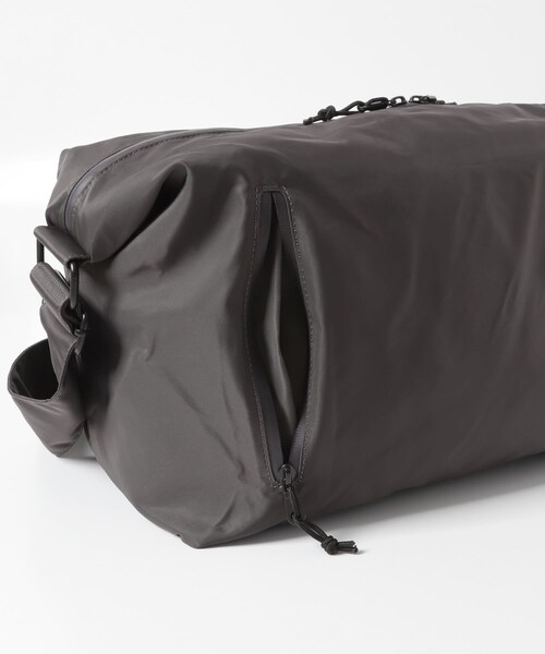 URBAN RESEARCH DOORS（アーバンリサーチドアーズ）の「『別注』YAKPAK×DOORS　SHOULDER BAG（ショルダーバッグ・メンズ・CHARCOAL/BLACK/GREIGE・-）」の13枚目の写真
