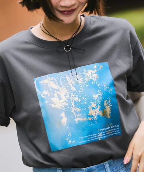 VIS(ビス)の「【接触冷感】箔グラフィックアートTシャツ(Tシャツ/カットソー・レディース・チャコール/ホワイト/ホワイト系・F)」の13枚目の写真