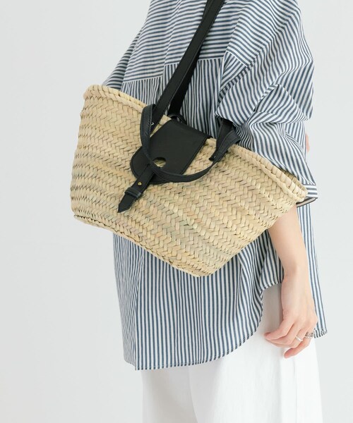 URBAN RESEARCH（アーバンリサーチ）の「『別注』KECH Le ESSENTIELS×UR　RAFFIALEATHER2WAYBAG（かごバッグ・レディース・Black/Brown・-）」の4枚目の写真