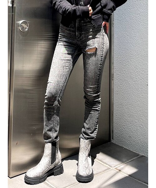GYDA（ジェイダ）の「H/WインナーRIPPED スキニーデニムパンツ（デニムパンツ・レディース・ブラック/インディゴ・XS/S/M）」の8枚目の写真