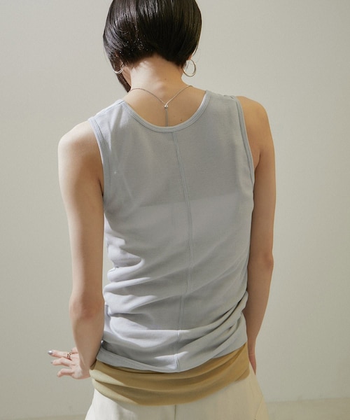 ADAM ET ROPE'（アダムエロペ）の「nu=layerスクープネックタンクトップ（タンクトップ・レディース・ブラック/ライトグレー/ホワイト/レッド・F）」の3枚目の写真